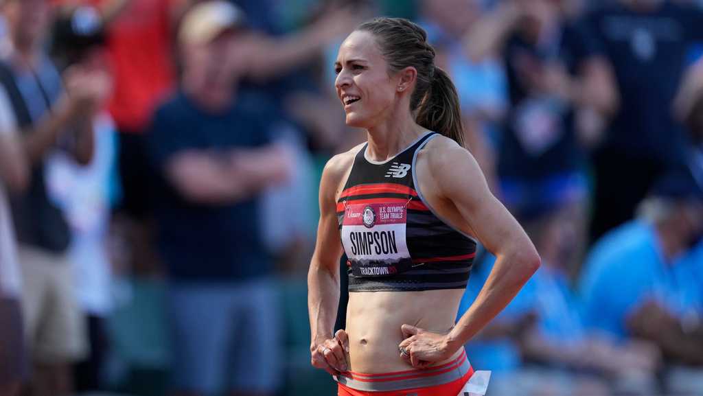 Olympic medalist collapses after medical episode while pacing mile group at event