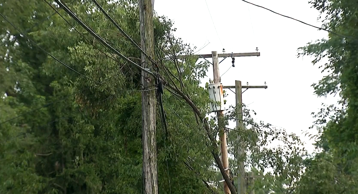 Gov. Braun blasts NIPSCO over power delays as over 10,000 remain without power after northwest Indiana storms