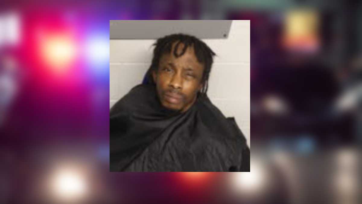 Shootout outside Greenville Co. apartments leaves one dead, one charged, deputies say