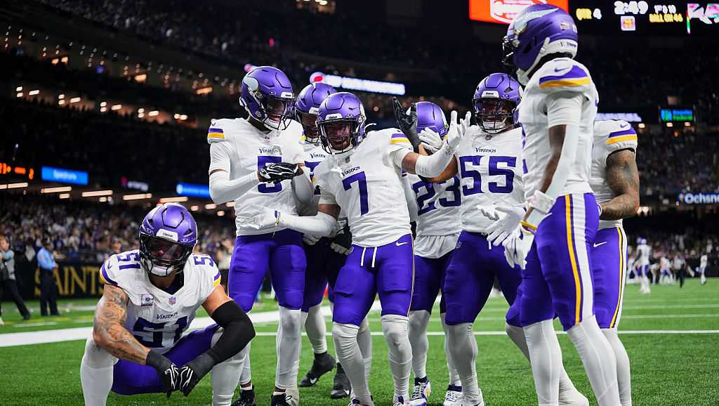 VIDEO REPORT: Vikings defense remains dominant in New Orleans as Minnesota improves to 5-0