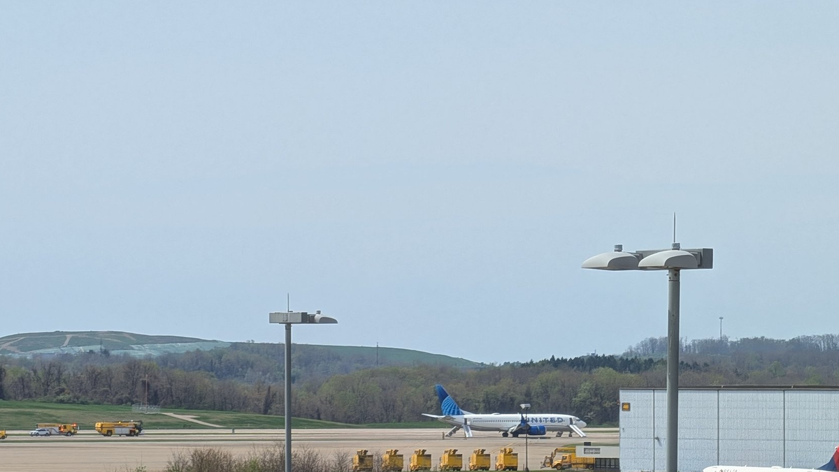 Plane diverted to Pittsburgh for potential security concern | Search finds 'negative results'