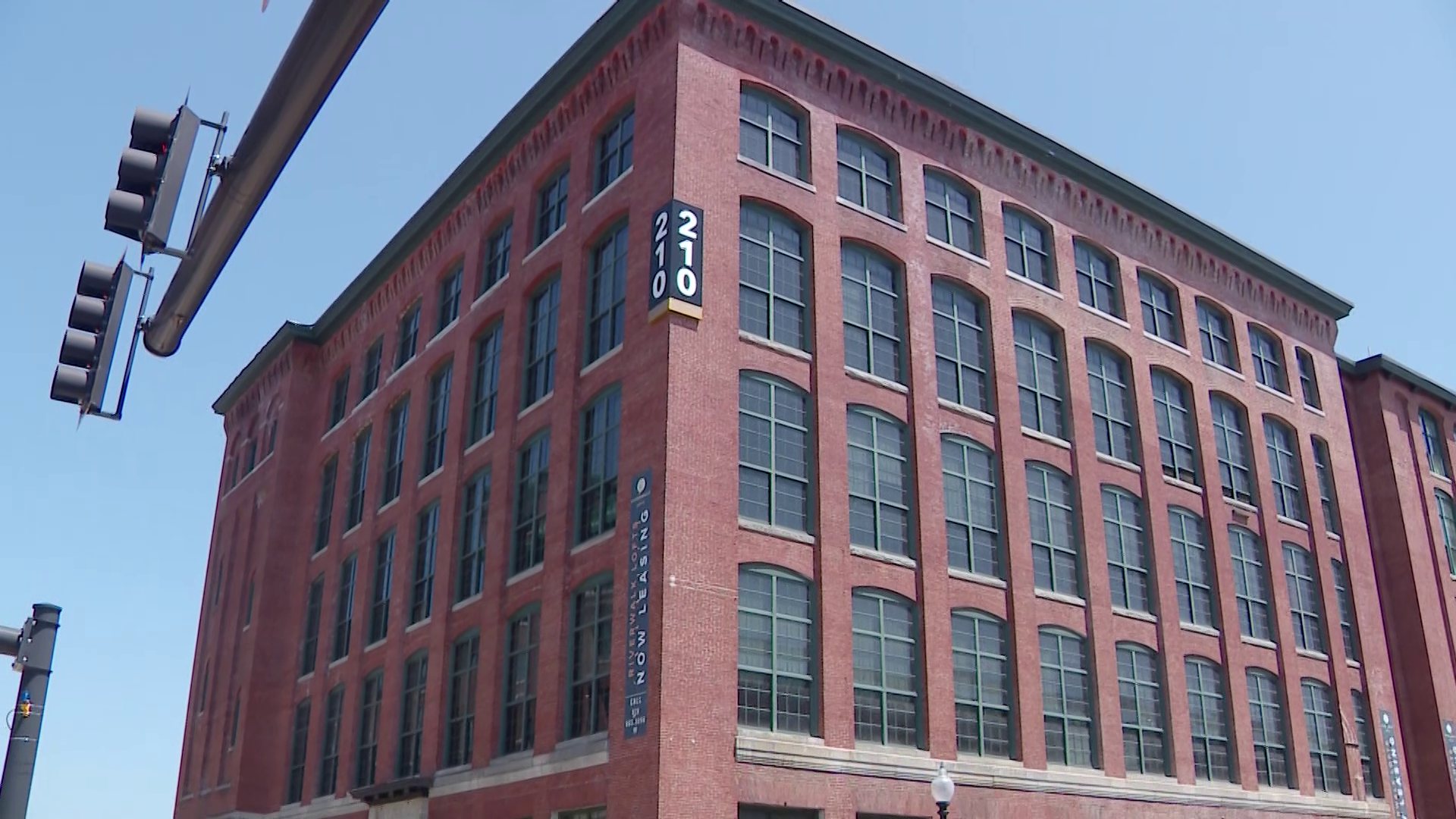 Merrimack Valley apartment residents go weeks without air conditioning: 'It's an oven'