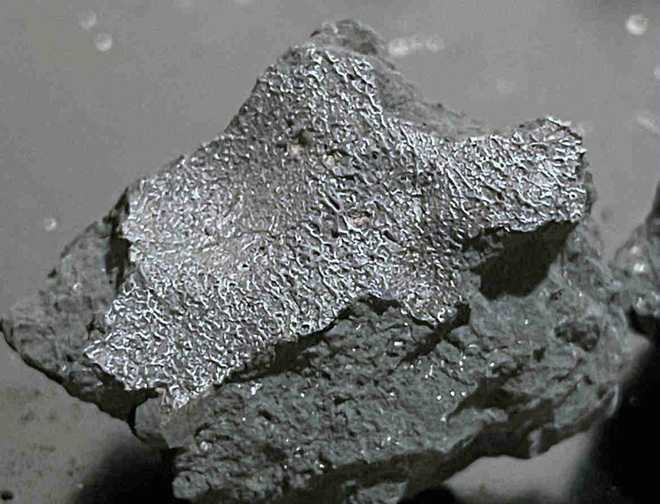 La fragile météorite de Hillsborough s'est brisée en morceaux après l'impact.