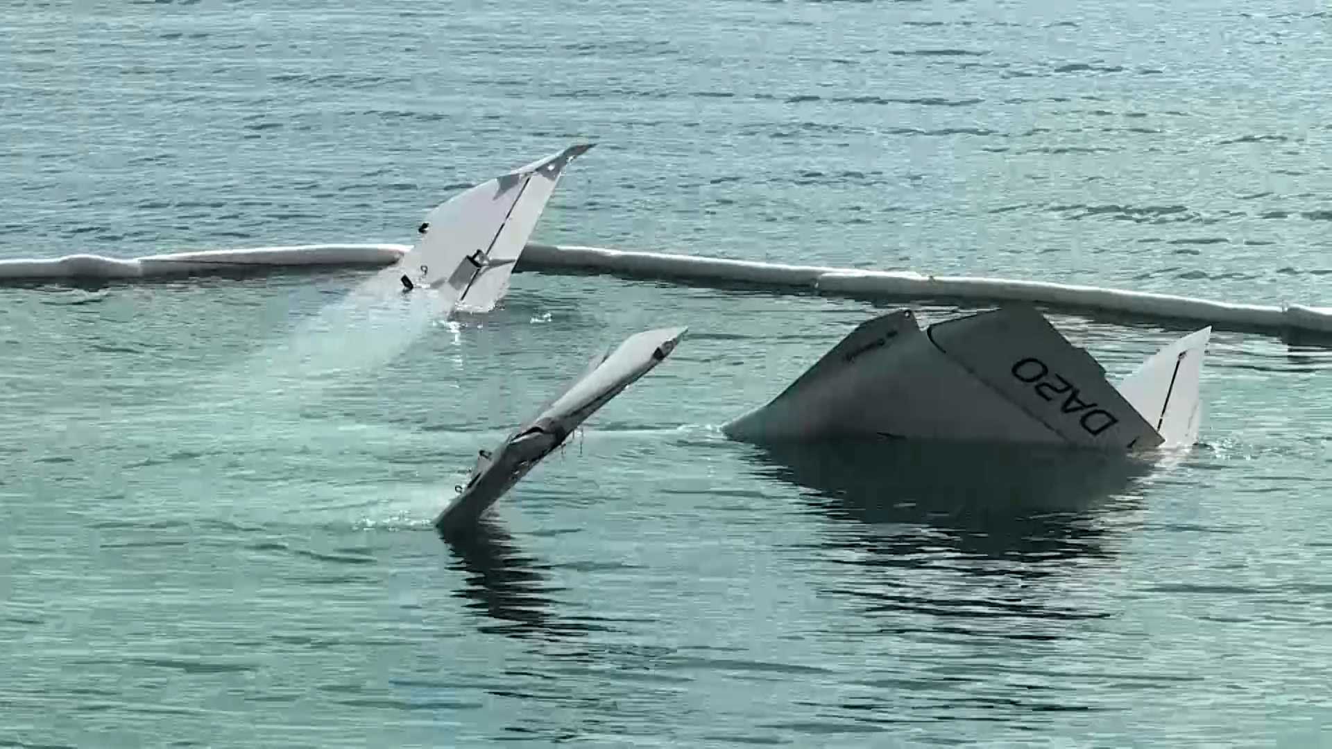Pilot dies after plane crashes into harbor in Bristol, Maine - WMTW