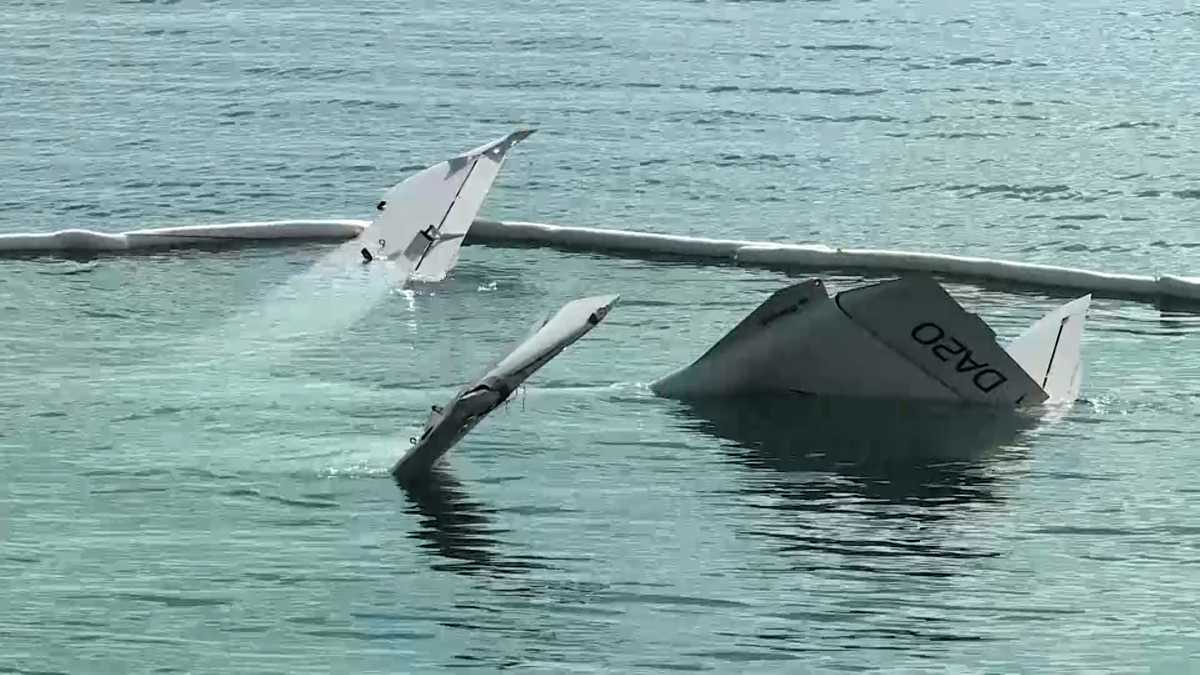 Pilot dies after plane crashes off Maine coast; passenger able to escape