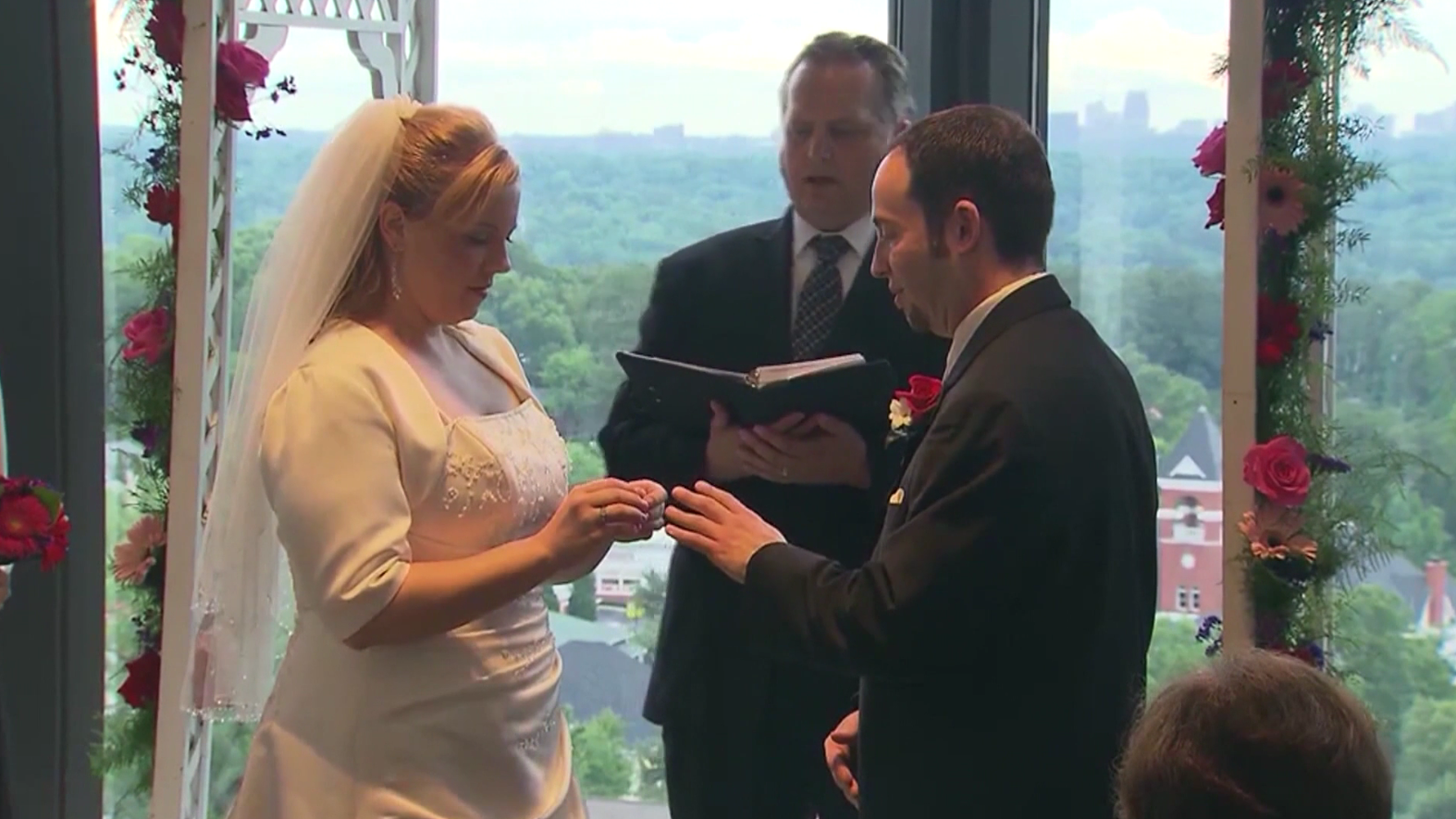 Average cost of wedding with 150 guests in Manchester $60,000, analysis shows