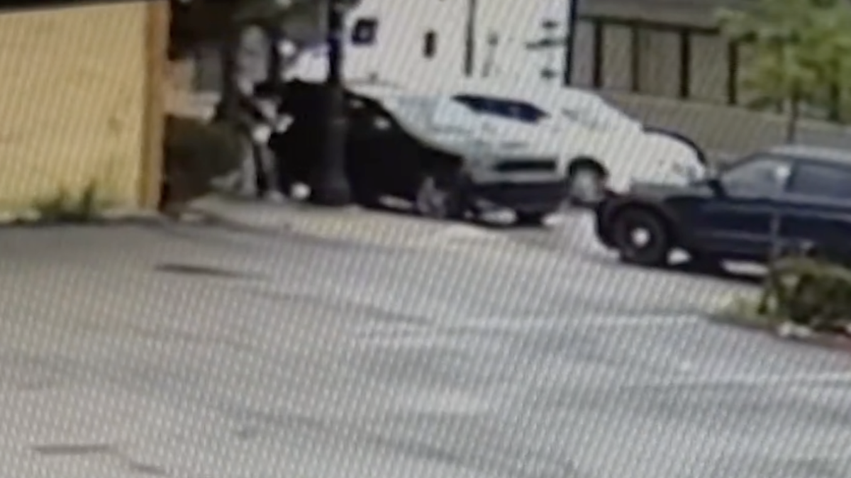 Photo: kcci.com ice mistakenly targets us citizen who was left injured on the ground near chicago