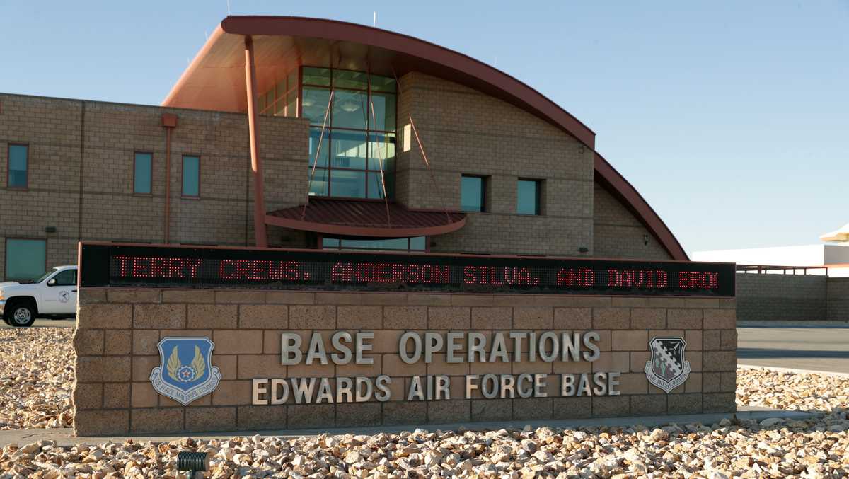 Fact-checking images shared of B-52 bomber crash at Edwards Air Force ...