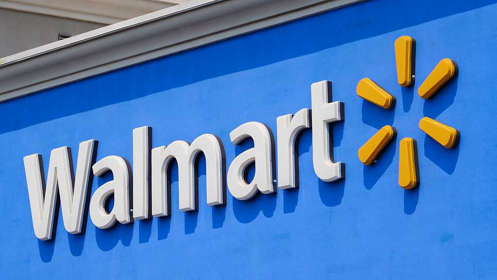 Crews contain fire at Los Lunas Walmart distribution center