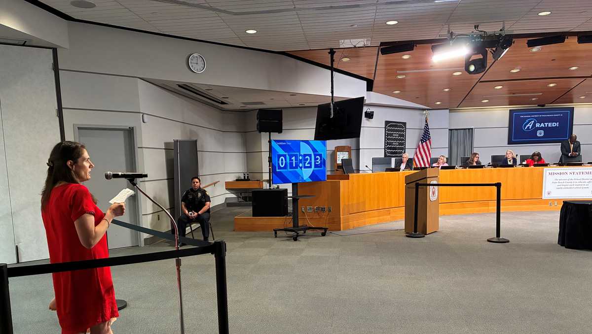 Palm Beach County teachers vent frustrations over lack of pay raise