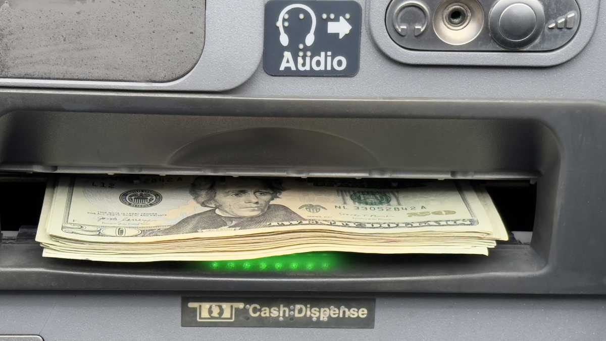 Vermont man tried to use axe to break into ATM, police say