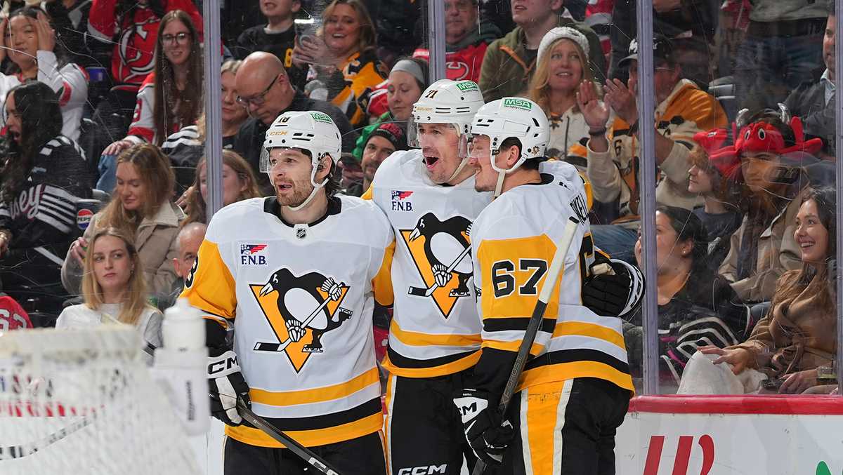 Penguins clinch playoff spot for first time since 2022