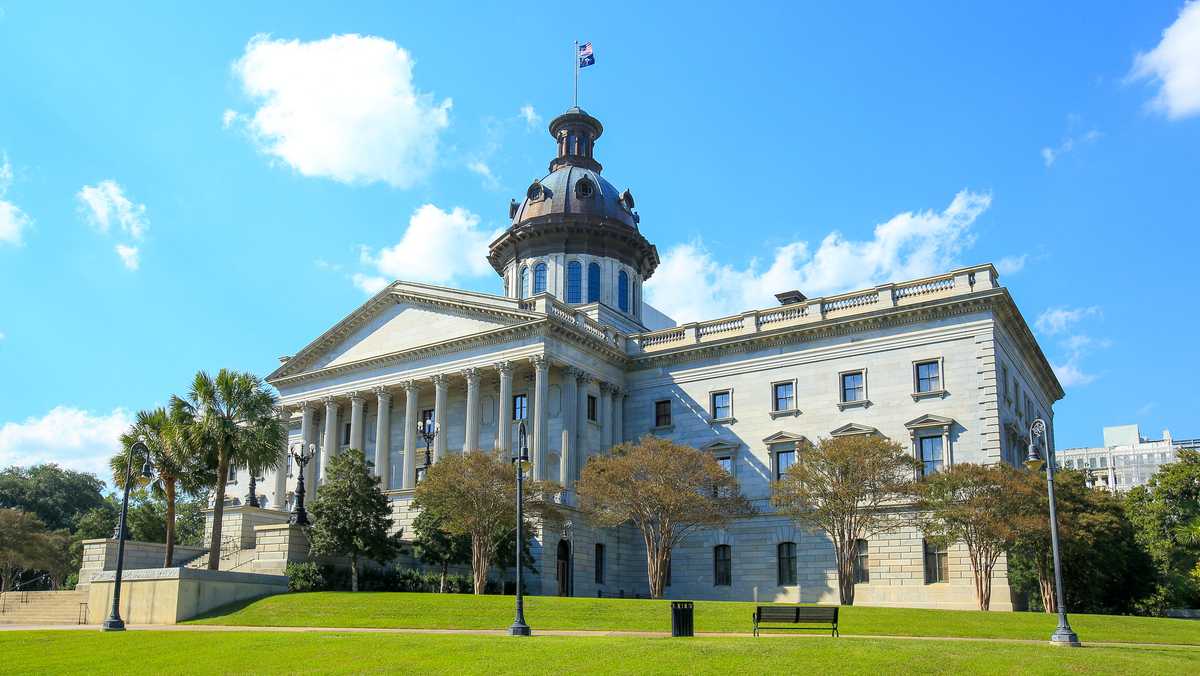 South Carolina lawmakers fail to pass budget before deadline