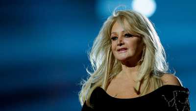 Singer Bonnie Tyler out of coma but in intensive care after emergency surgerywbbh