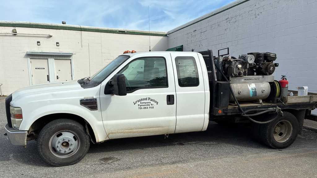 This image provided by the Tennessee Bureau of Investigation shows a truck, allegedly stolen by escaped Tennessee inmate