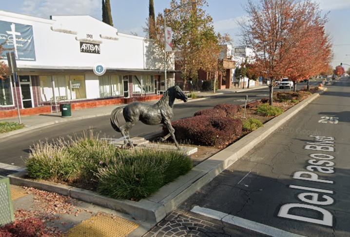 Sacramento police search for horse statue stolen on Del Paso Blvd.