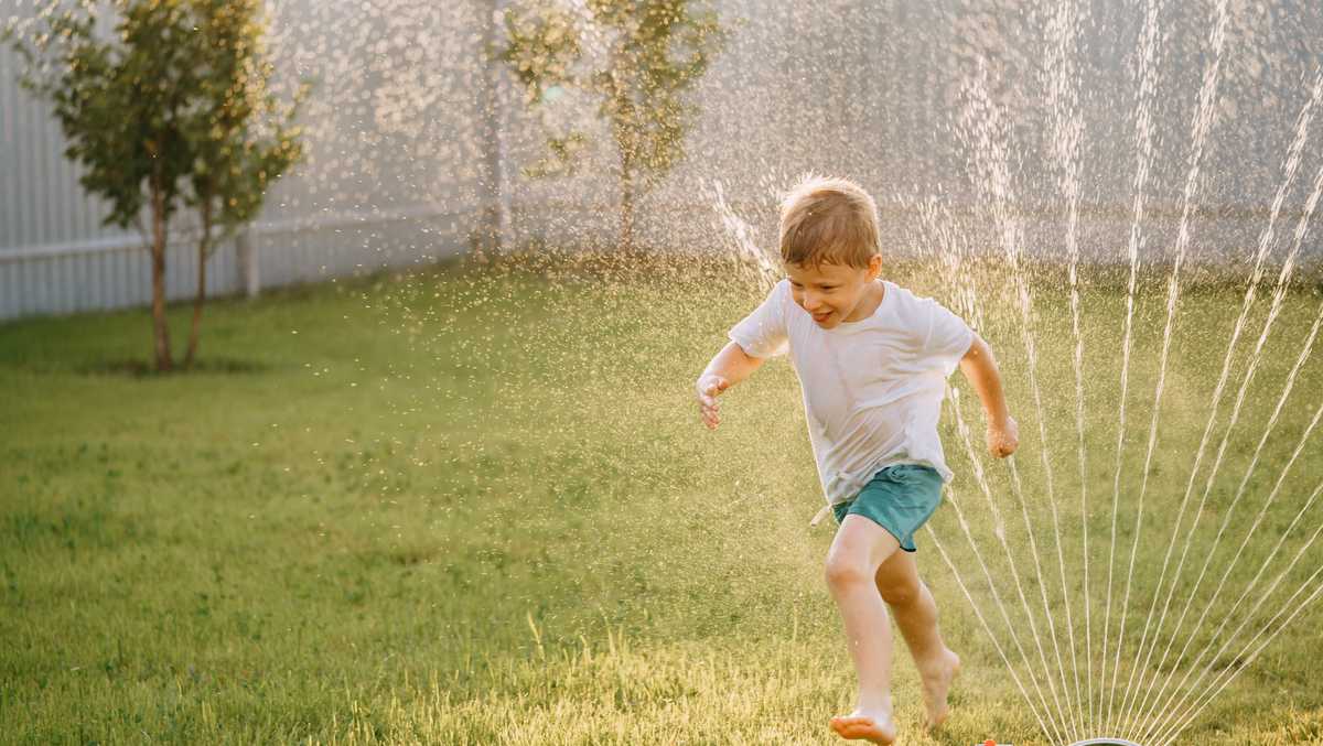 Doctors urge parents to know heat-related illness symptoms