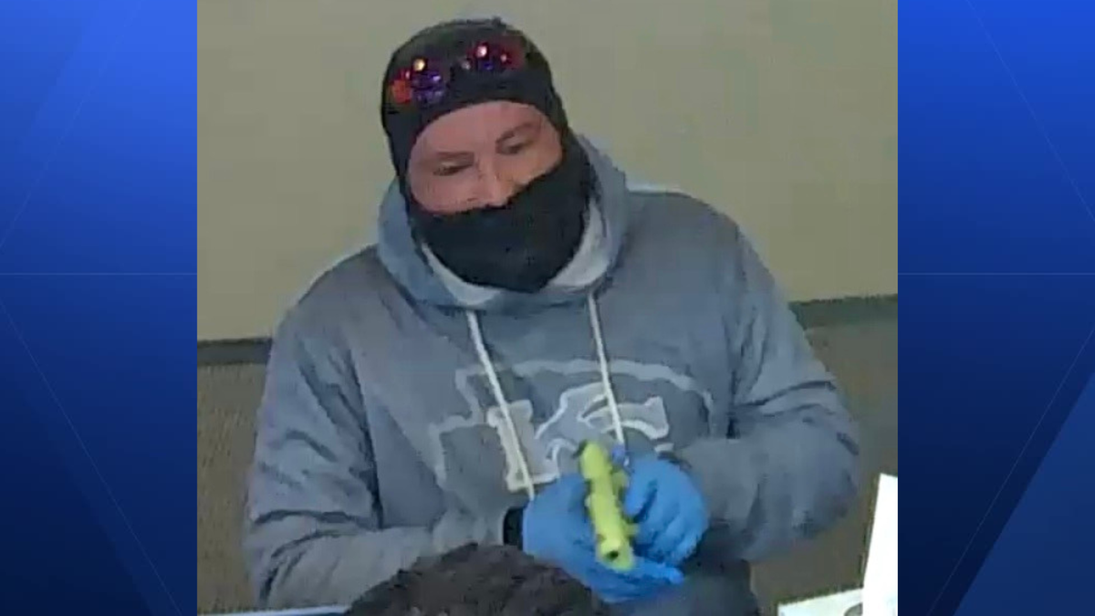 KCK man admits to bank robbery after Chiefs hoodie helps law enforcement track suspect down