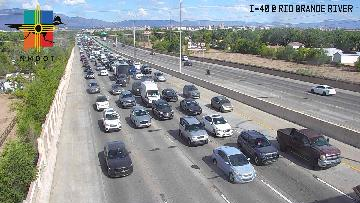 Crash closes lanes on westbound I-40