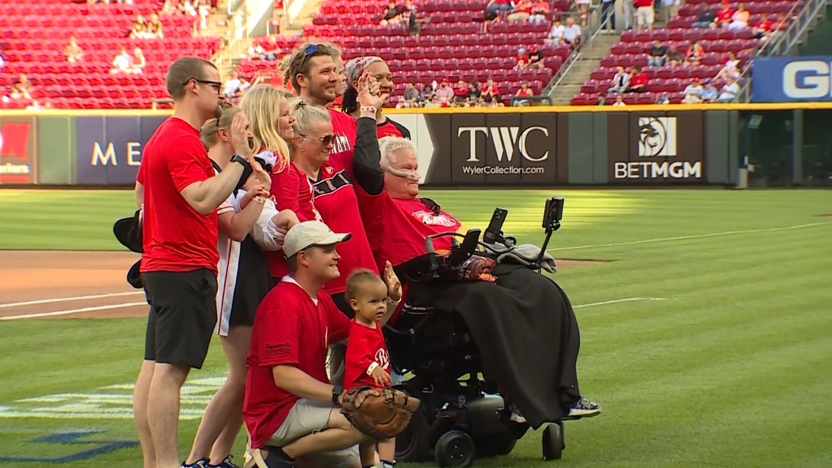 Zac Brown Band guitarist, local woman unite in fight against ALS at Reds Lou Gehrig Day