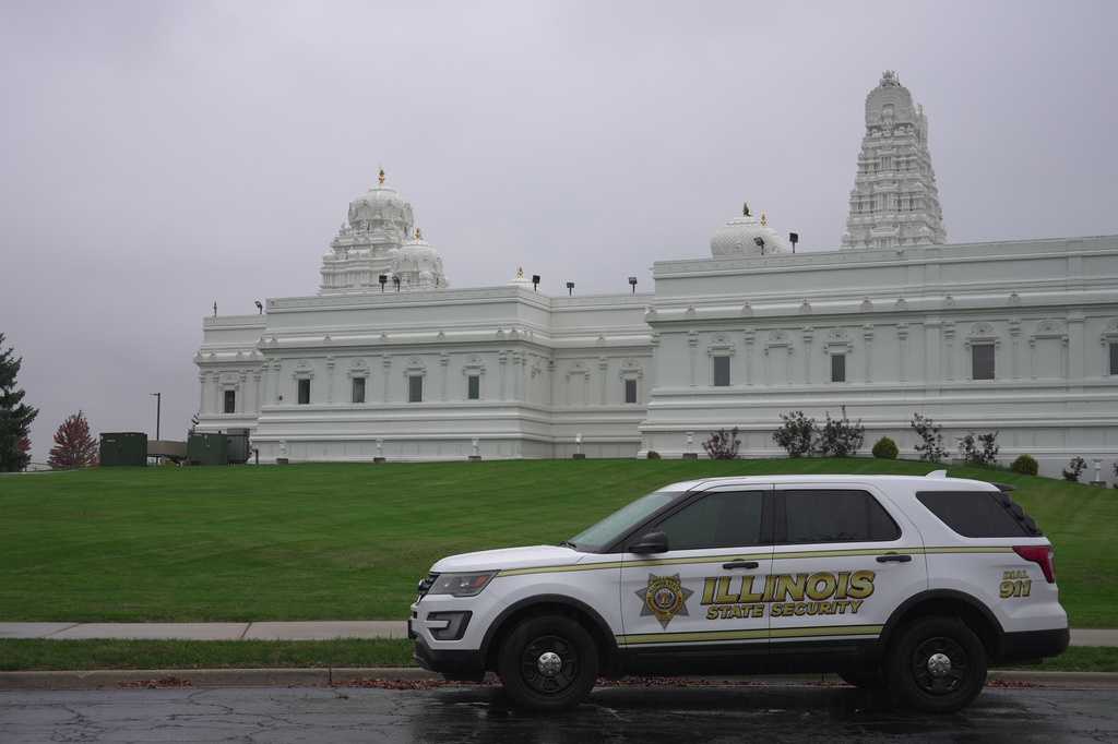 Car registered to man accused of planning mass shooting was at temple he targeted, police say