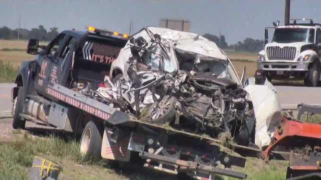 Head-on crash involving semi leaves 2 people dead on Highway 33 near Kingfisher