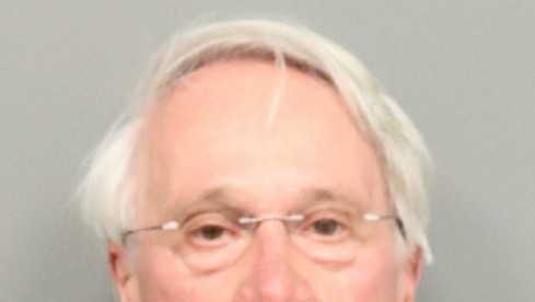 Retired doctor accused of exposing himself at Greenville salon