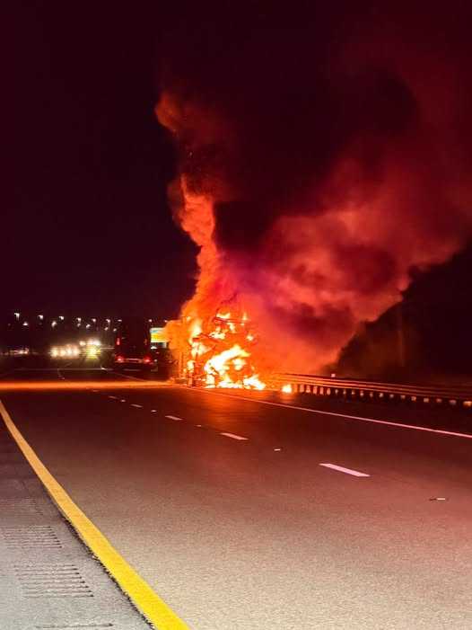 Southbound lanes reopen on Florida’s Turnpike after semitruck fire