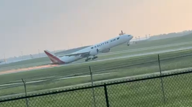 Cargo Plane Scrapes Runway At CVG: Kalitta Air Boeing 777 aborts multiple landings after tail strike