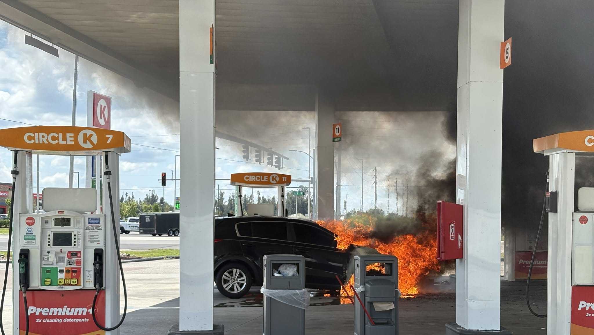 Charlotte County crews battle vehicle fire at Circle K gas station on Duncan Rd