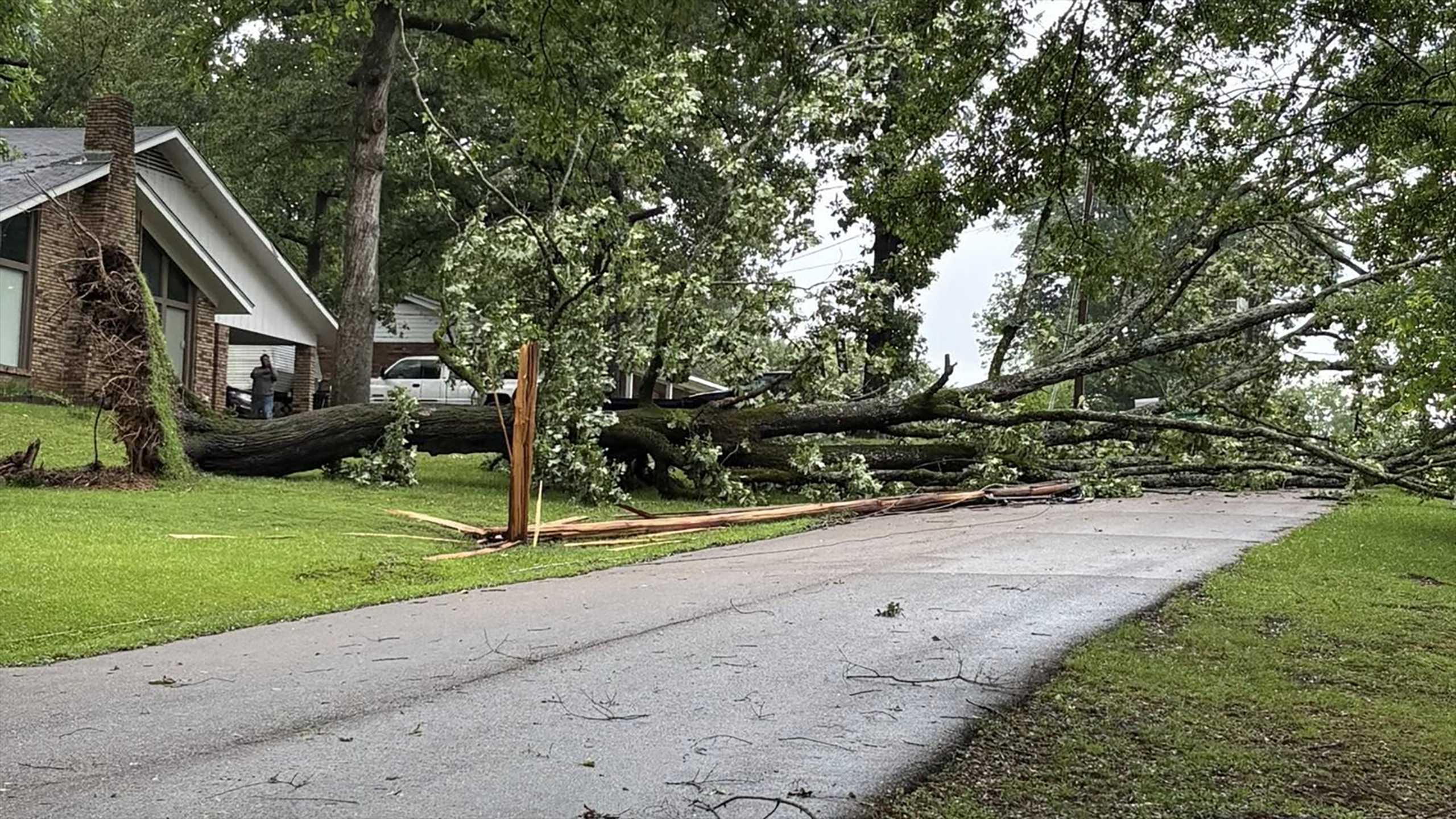 'Pray for Mississippi,' governor says as tornado emergency strikes areas of state