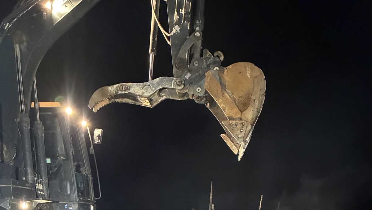 Man's body found after fire burns home in northern Maine