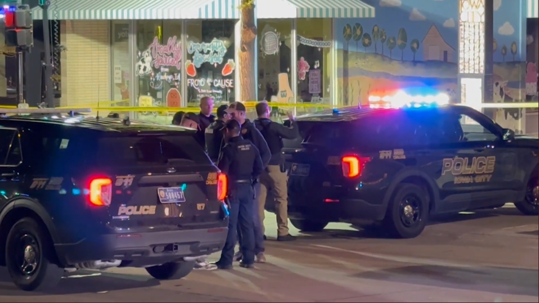 Top headlines: Iowa city shooting injures 5; Authorities warn parents after suspect bonds out
