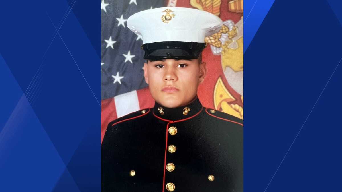 Marine dies while helping truck driver in Collier County I-75 crash