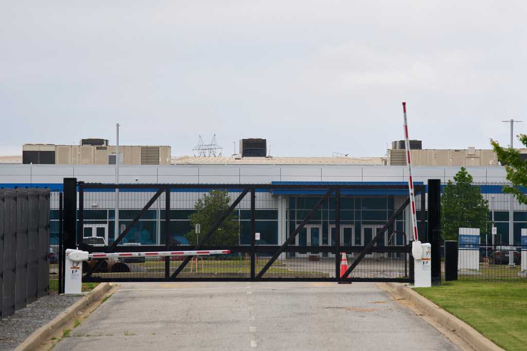 Justice Department seeks to dismiss air pollution lawsuit against xAI data center