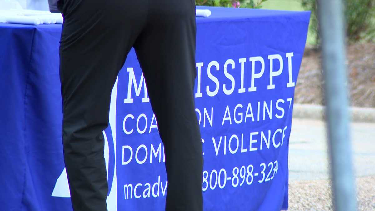 Mississippi Coalition leads Jackson vigil for domestic violence survivors and victims