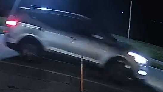 Sebastian police search for suspect vehicle after pedestrian injured in collision