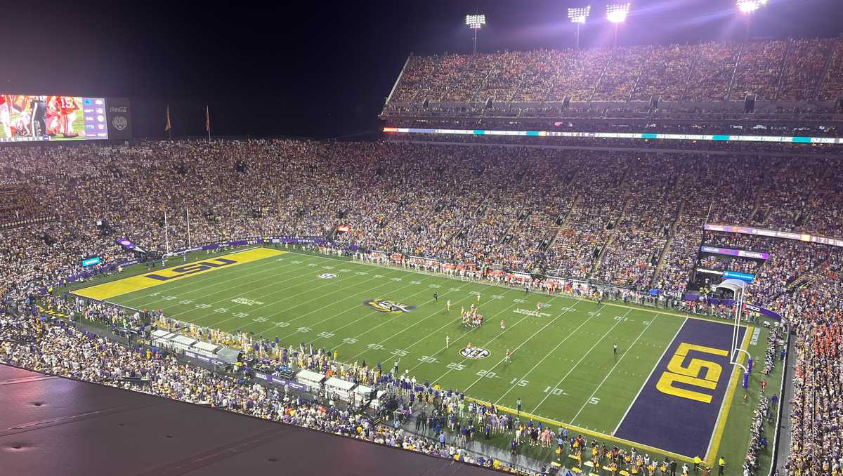 Clemson routed by No. 11 LSU 51-10 in season opener