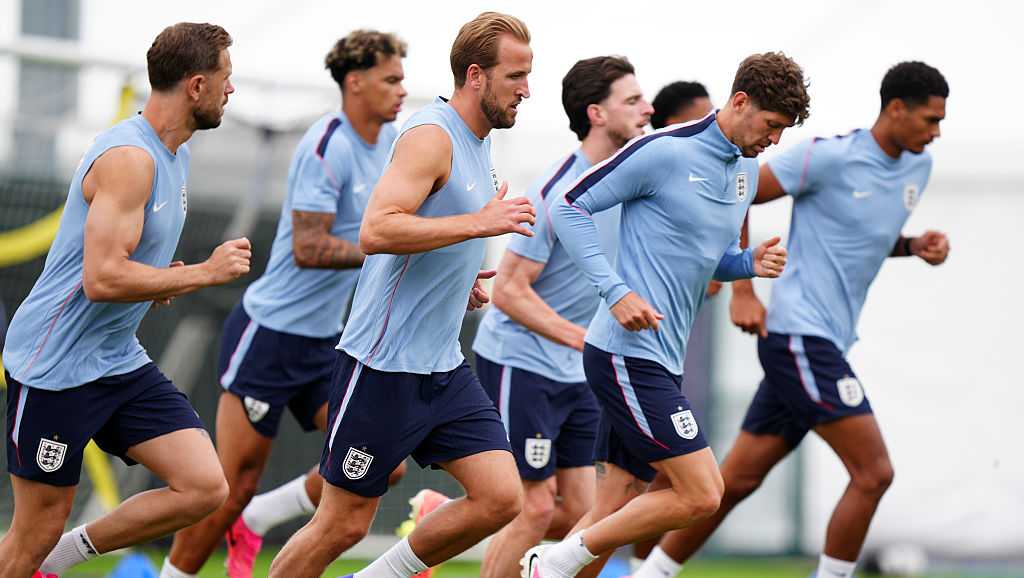 La carrera de la Copa del Mundo de Inglaterra incluye la ayuda de un médico de Kansas City