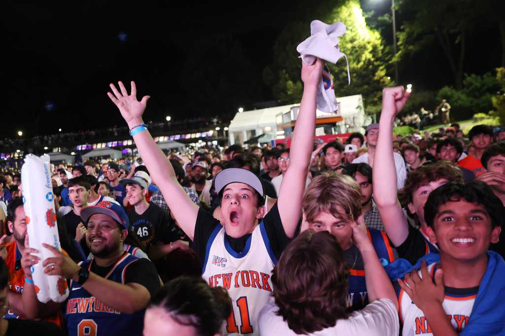 Knicks, fans hoping to close out NBA Finals with a title