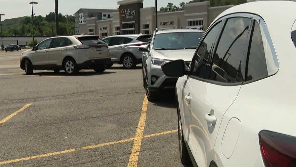 Man allegedly robs woman, uses key fob programmer to access her car at local shopping center