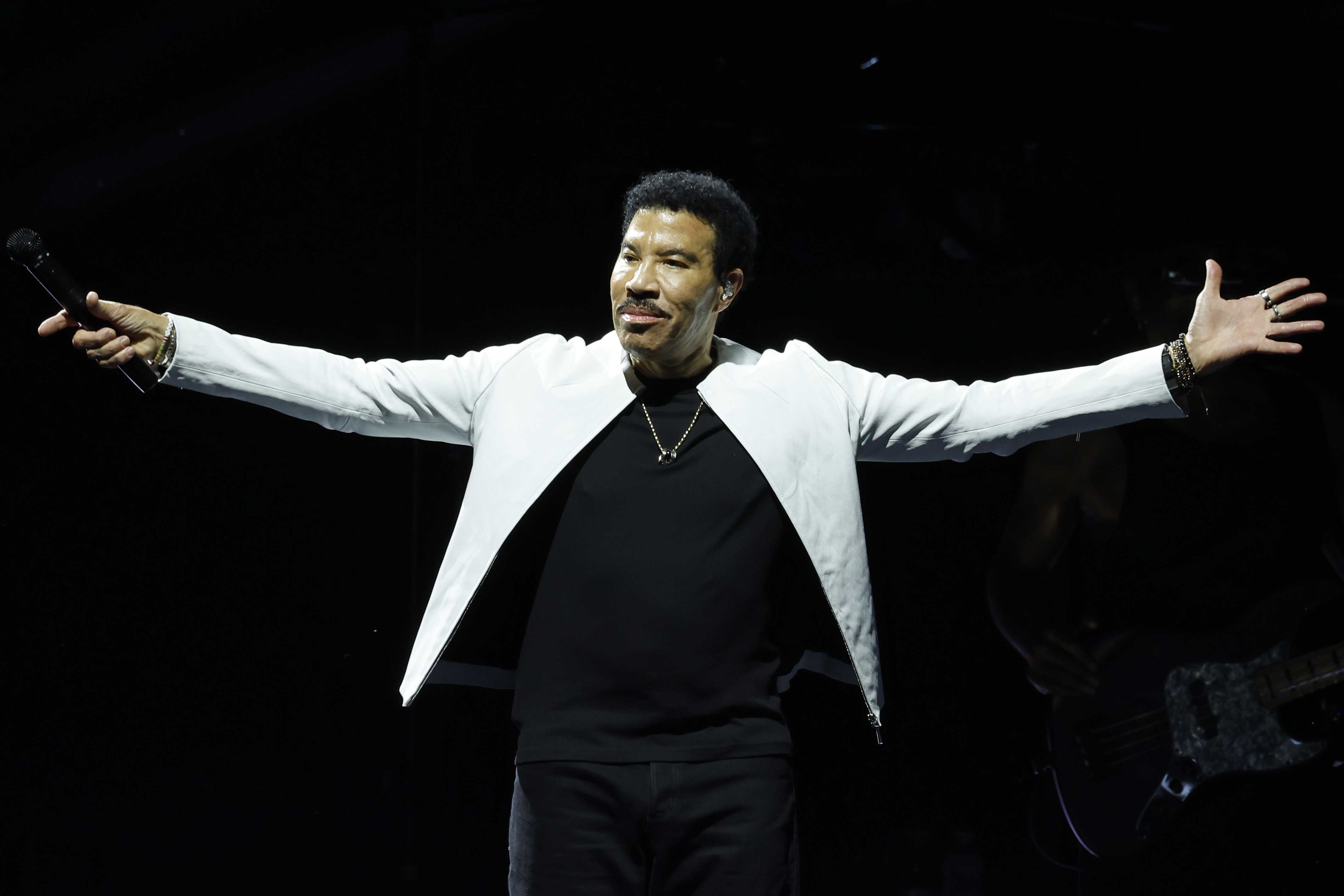 Lionel Richie postpones weekend concerts after falling ill on stage