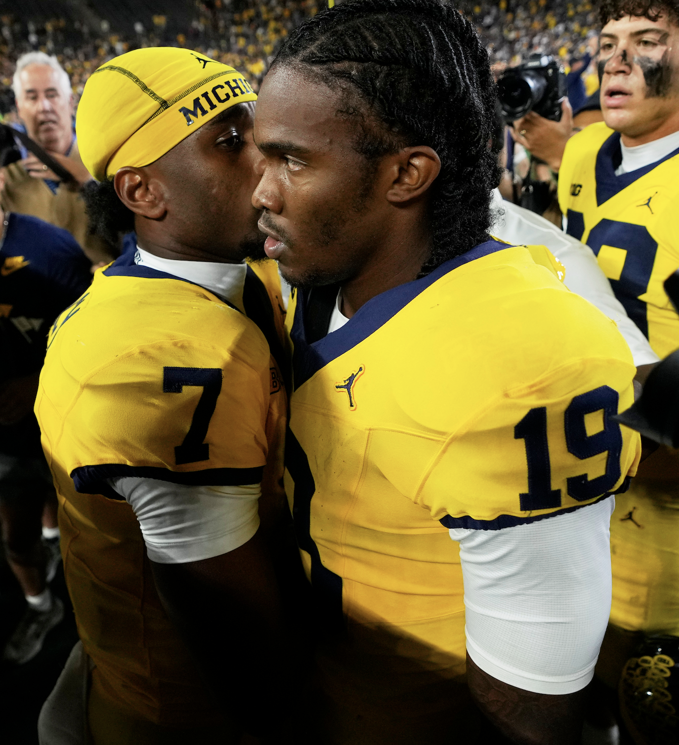 No. 16 Michigan survives scare vs WMU