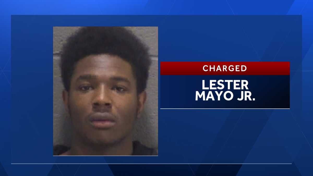 Vehicles broken into at Tanger Outlets; 18-year-old charged, Mebane officers say