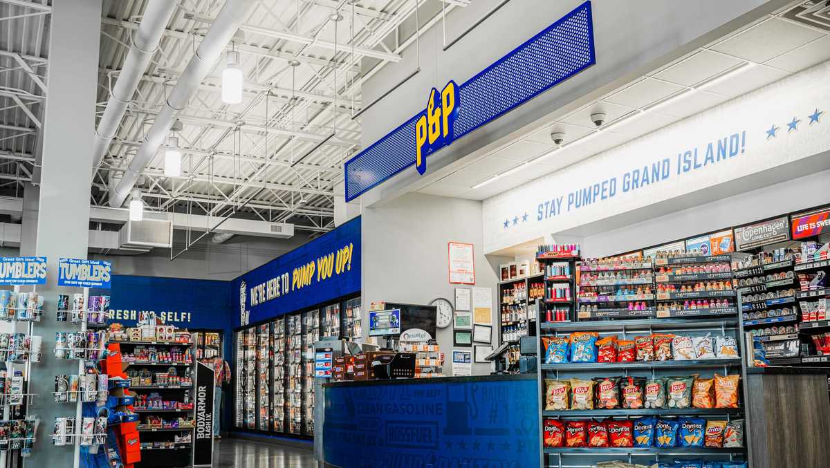 Pump & Pantry acquires more than a dozen Hy-Vee Fast & Fresh locations in Des Moines metro