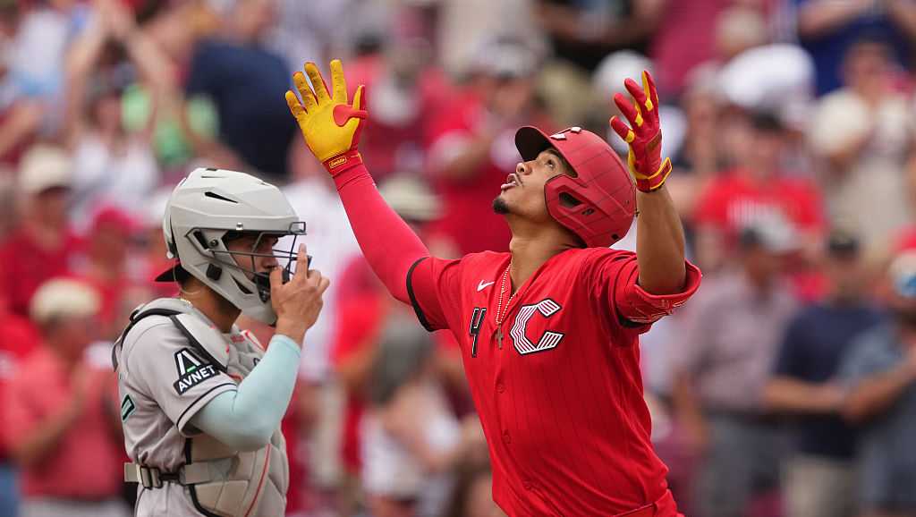 Marte hits go-ahead homer in eighth, Lowder pitches into sixth in Reds’ 2-1 win over Diamondbacks