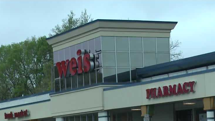 14-year-old boy charged after stabbing girl at Weis Markets, police say