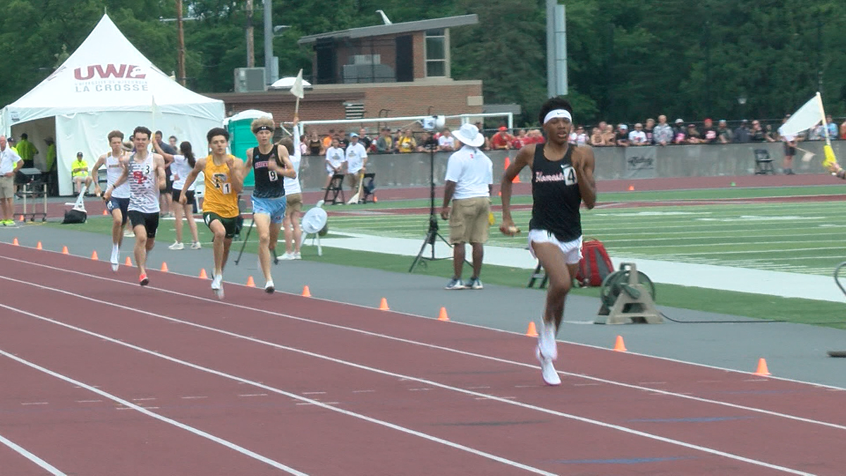 Shorewood Dominates Boys 3,200-Meter Relay With Blistering 7:53.67 Win