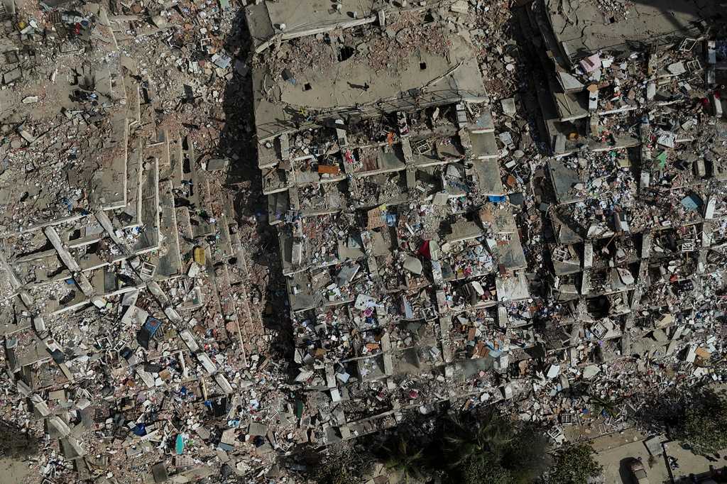 Teams scramble to locate survivors 4 days after Venezuela earthquakes