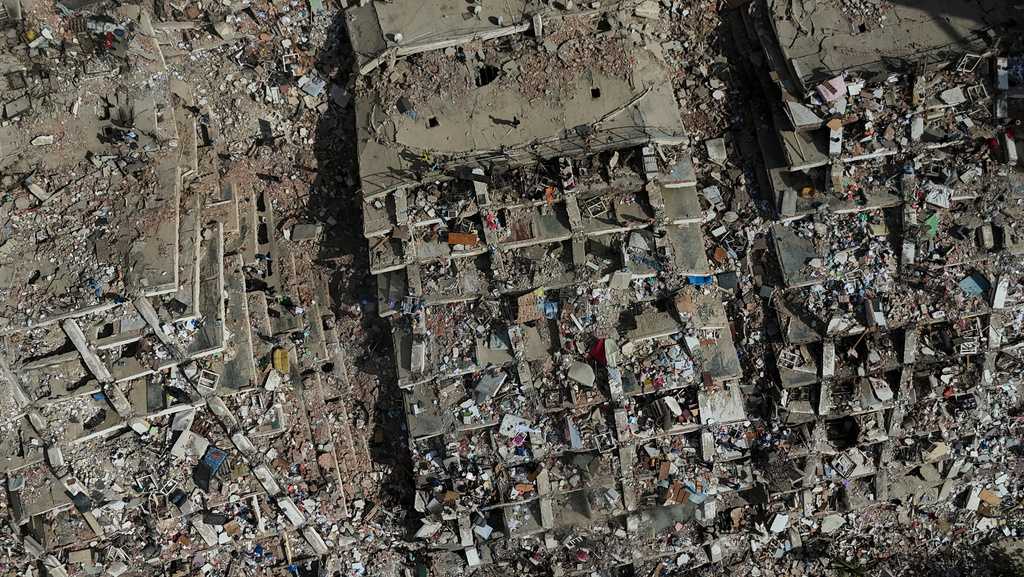 Teams scramble to locate survivors 4 days after Venezuela earthquakes